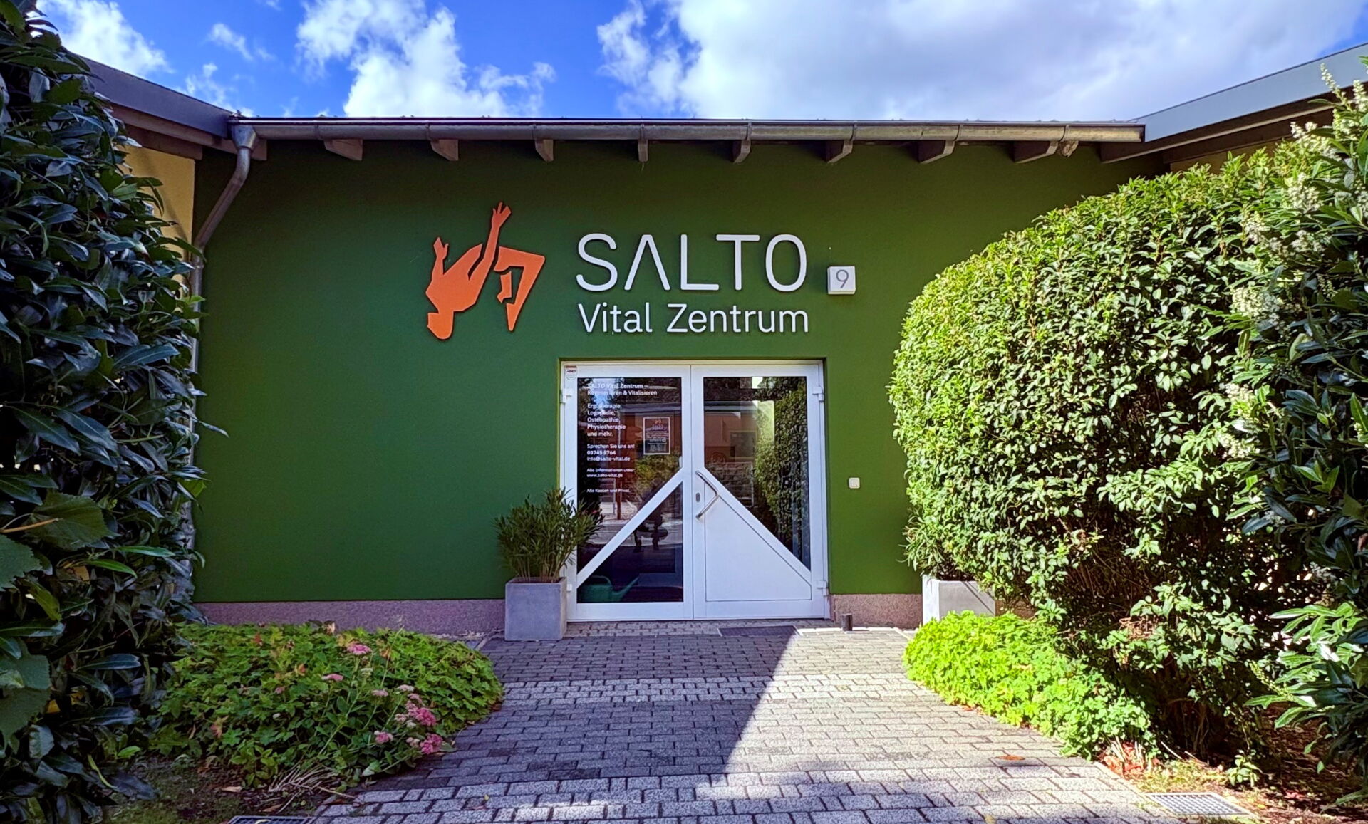  Empfangsbereich mit Rezeption im Salto Vital Zentrum